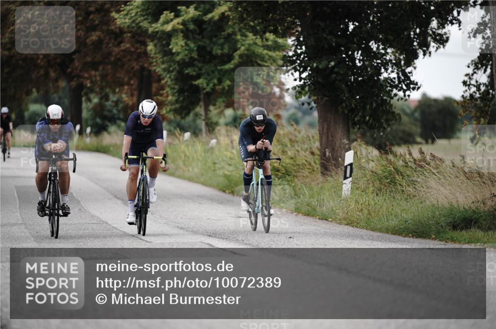 30.08.2026 - Elbe Triathlon Hamburg Michael Burmester http://msf.ph/oto/10072389 30.08.2026 10:15:14 Radfahren 577, 667, 891, 898 meine-sportfotos.de