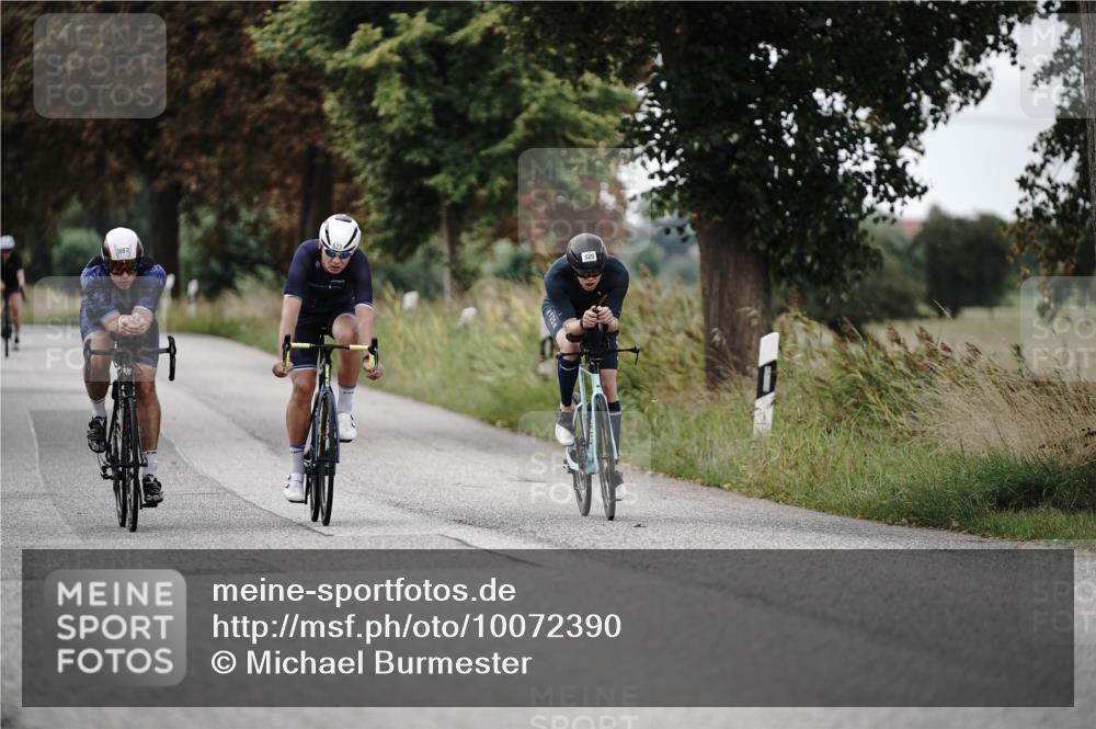 30.08.2026 - Elbe Triathlon Hamburg Michael Burmester http://msf.ph/oto/10072390 30.08.2026 10:15:14 Radfahren 577, 667, 891, 898 meine-sportfotos.de