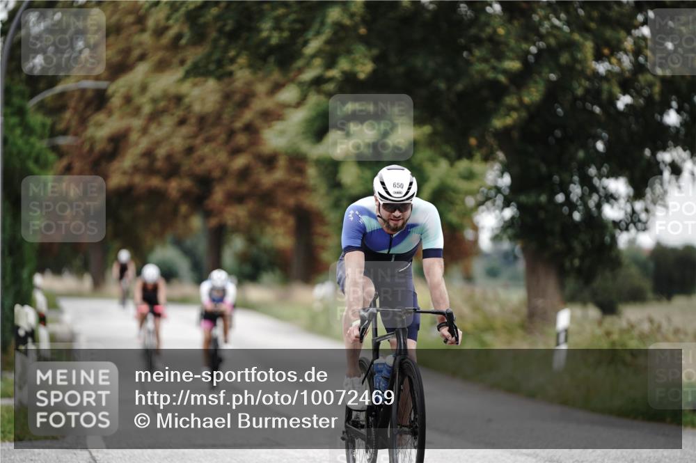 30.08.2026 - Elbe Triathlon Hamburg Michael Burmester http://msf.ph/oto/10072469 30.08.2026 10:16:28 Radfahren 548, 650, 820, 869 meine-sportfotos.de