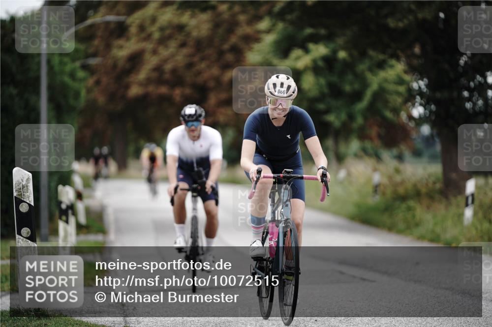 30.08.2026 - Elbe Triathlon Hamburg Michael Burmester http://msf.ph/oto/10072515 30.08.2026 10:17:15 Radfahren 546, 802, 826, 866 meine-sportfotos.de