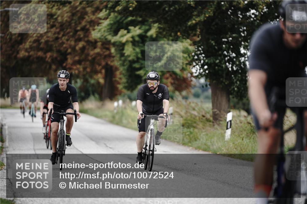30.08.2026 - Elbe Triathlon Hamburg Michael Burmester http://msf.ph/oto/10072524 30.08.2026 10:17:26 Radfahren 558, 596, 598, 620, 636, 662, 704 meine-sportfotos.de