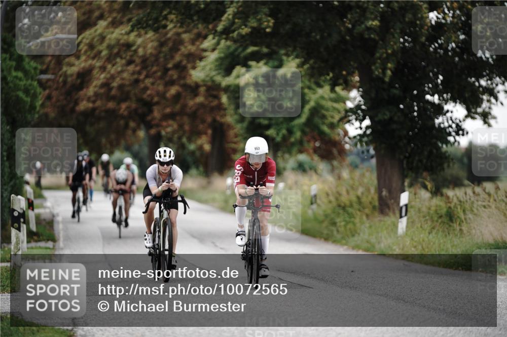 30.08.2026 - Elbe Triathlon Hamburg Michael Burmester http://msf.ph/oto/10072565 30.08.2026 10:18:24 Radfahren 556, 571, 618, 725, 900, 953 meine-sportfotos.de