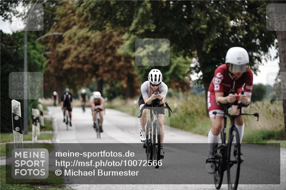 30.08.2026 - Elbe Triathlon Hamburg Michael Burmester http://msf.ph/oto/10072566 30.08.2026 10:18:25 Radfahren 556, 571, 618, 725, 900, 953 meine-sportfotos.de