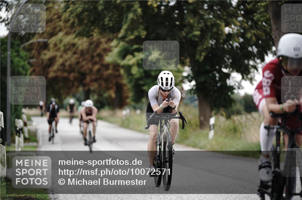 30.08.2026 - Elbe Triathlon Hamburg Michael Burmester http://msf.ph/oto/10072571 30.08.2026 10:18:26 Radfahren 556, 571, 618, 725, 774, 900, 953 meine-sportfotos.de