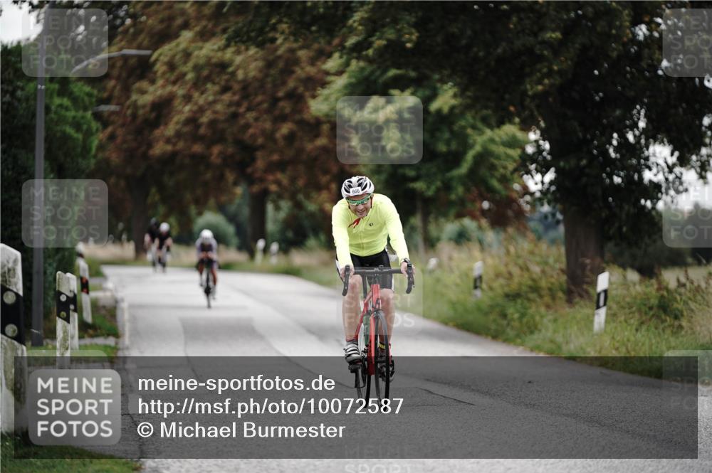 30.08.2026 - Elbe Triathlon Hamburg Michael Burmester http://msf.ph/oto/10072587 30.08.2026 10:18:42 Radfahren 666, 702, 870 meine-sportfotos.de