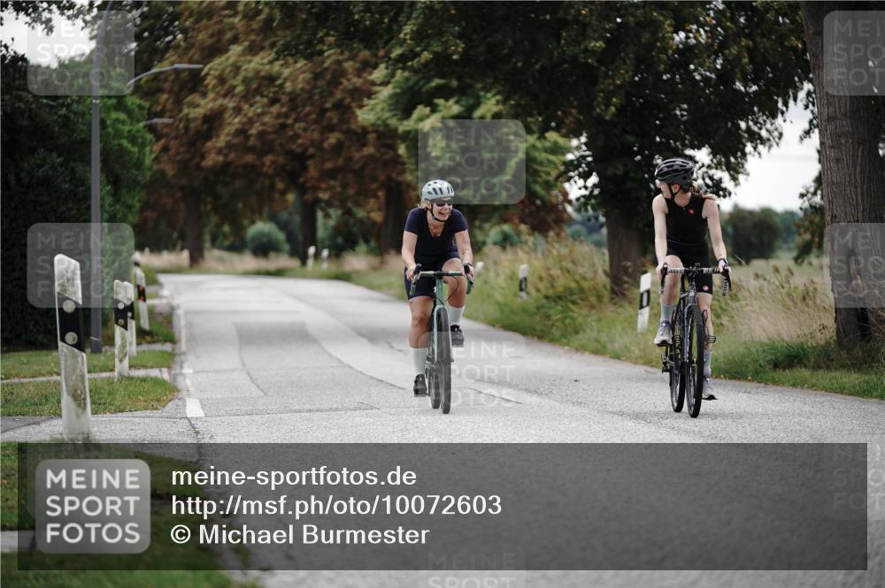 30.08.2026 - Elbe Triathlon Hamburg Michael Burmester http://msf.ph/oto/10072603 30.08.2026 10:18:58 Radfahren 827, 931 meine-sportfotos.de