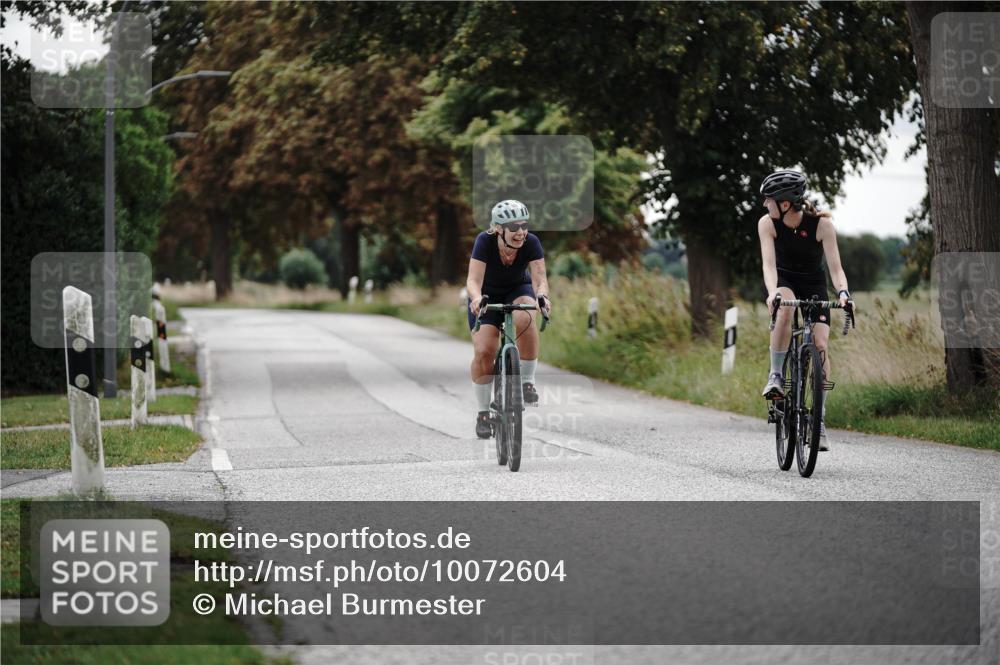 30.08.2026 - Elbe Triathlon Hamburg Michael Burmester http://msf.ph/oto/10072604 30.08.2026 10:18:58 Radfahren 827, 931 meine-sportfotos.de