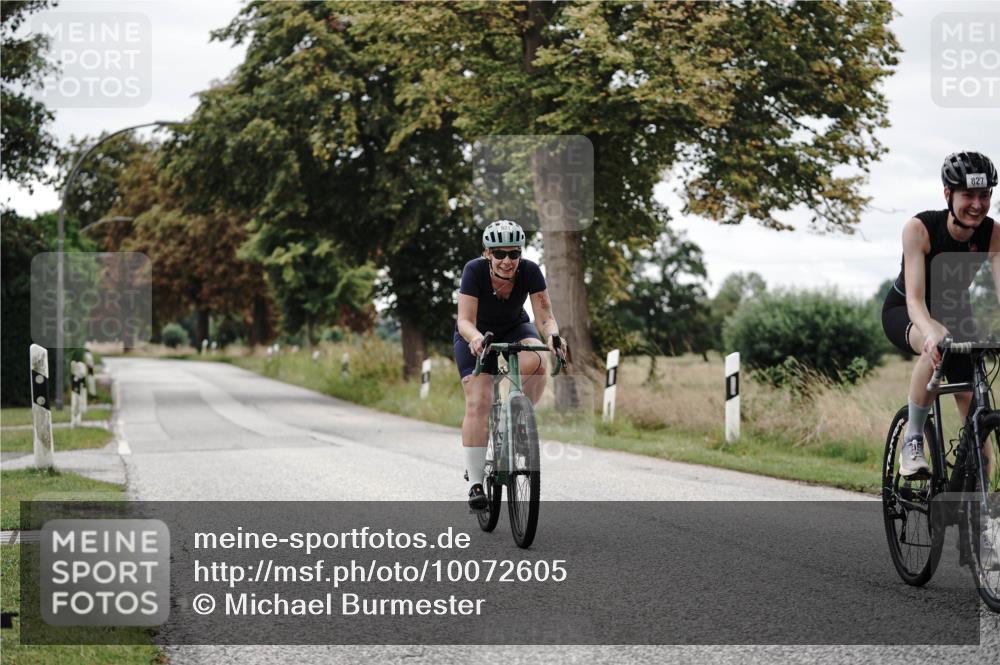 30.08.2026 - Elbe Triathlon Hamburg Michael Burmester http://msf.ph/oto/10072605 30.08.2026 10:18:59 Radfahren 827, 931 meine-sportfotos.de