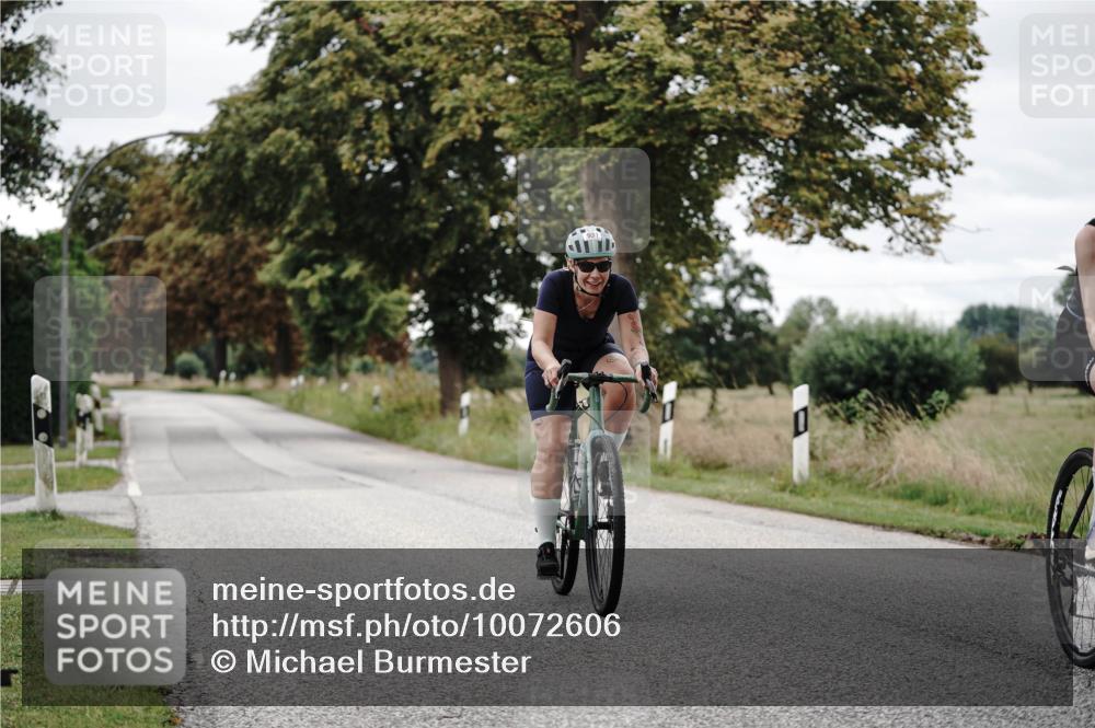 30.08.2026 - Elbe Triathlon Hamburg Michael Burmester http://msf.ph/oto/10072606 30.08.2026 10:18:59 Radfahren 827, 931 meine-sportfotos.de