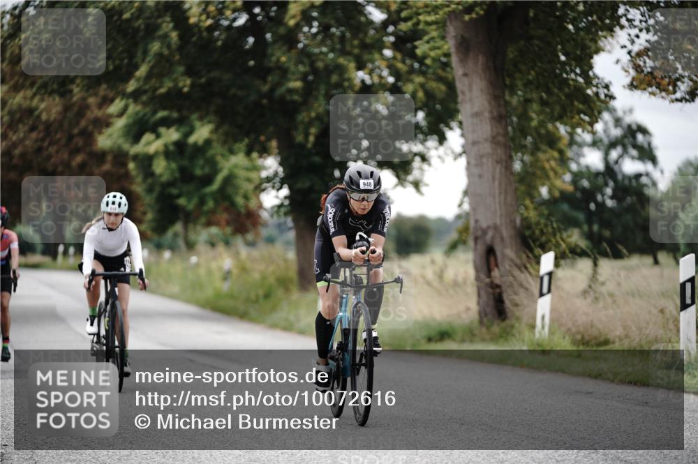30.08.2026 - Elbe Triathlon Hamburg Michael Burmester http://msf.ph/oto/10072616 30.08.2026 10:19:24 Radfahren 572, 848, 948, 975 meine-sportfotos.de