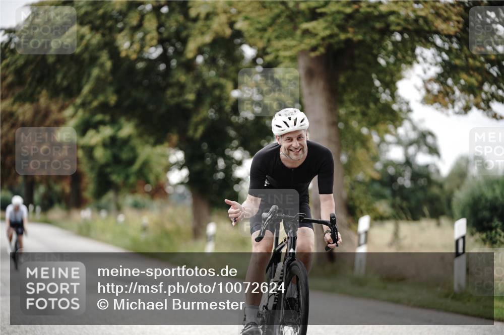 30.08.2026 - Elbe Triathlon Hamburg Michael Burmester http://msf.ph/oto/10072624 30.08.2026 10:19:31 Radfahren 572, 893 meine-sportfotos.de