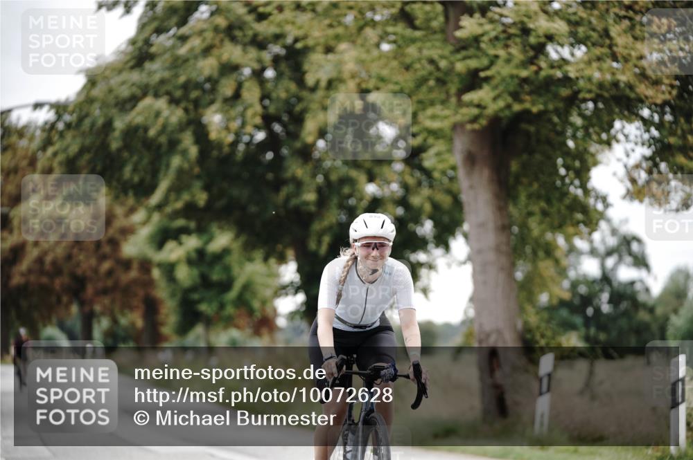 30.08.2026 - Elbe Triathlon Hamburg Michael Burmester http://msf.ph/oto/10072628 30.08.2026 10:19:34 Radfahren 893 meine-sportfotos.de