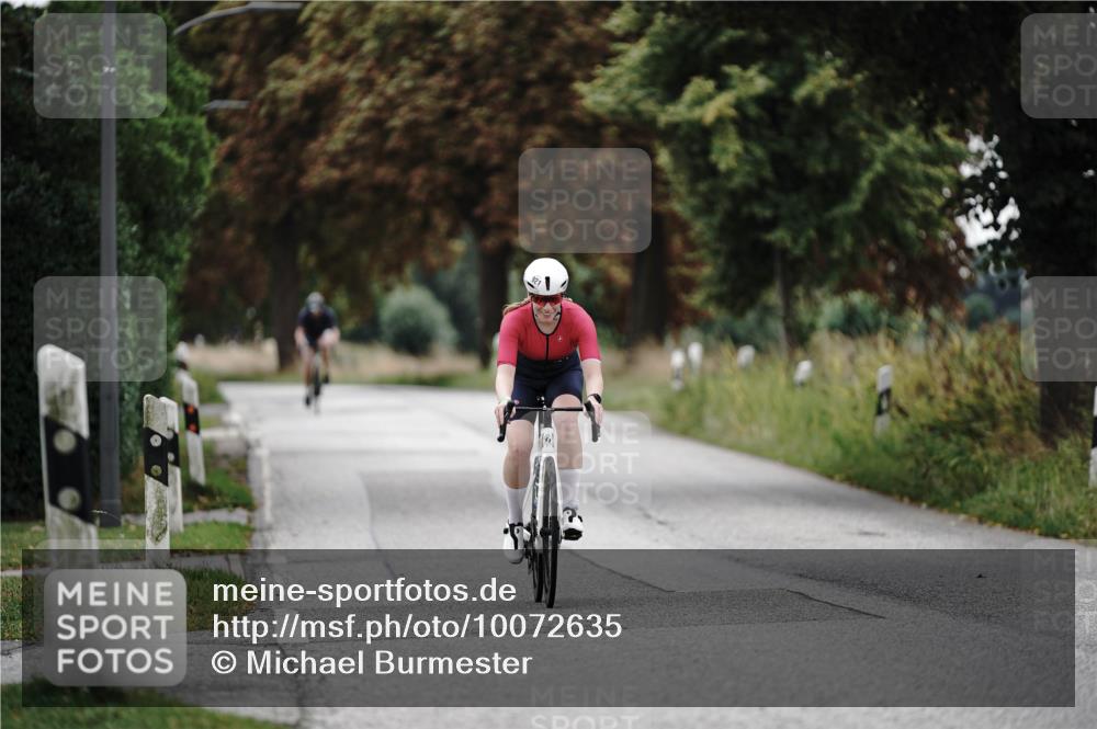30.08.2026 - Elbe Triathlon Hamburg Michael Burmester http://msf.ph/oto/10072635 30.08.2026 10:19:51 Radfahren 921 meine-sportfotos.de