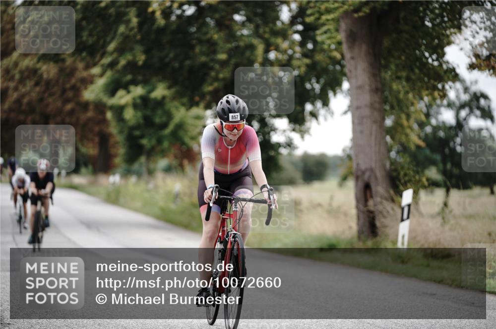 30.08.2026 - Elbe Triathlon Hamburg Michael Burmester http://msf.ph/oto/10072660 30.08.2026 10:20:26 Radfahren 857, 862, 873, 915, 978 meine-sportfotos.de