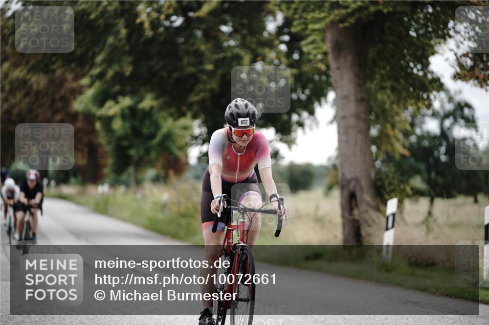 30.08.2026 - Elbe Triathlon Hamburg Michael Burmester http://msf.ph/oto/10072661 30.08.2026 10:20:26 Radfahren 857, 862, 873, 915, 978 meine-sportfotos.de
