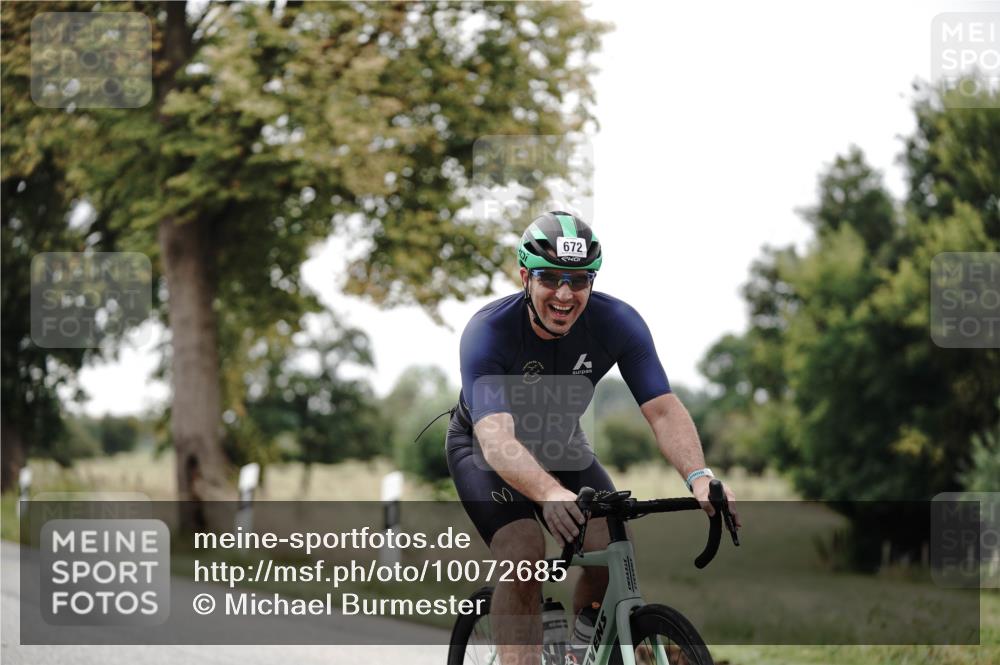 30.08.2026 - Elbe Triathlon Hamburg Michael Burmester http://msf.ph/oto/10072685 30.08.2026 10:20:48 Radfahren 672, 795 meine-sportfotos.de