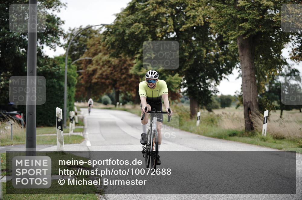 30.08.2026 - Elbe Triathlon Hamburg Michael Burmester http://msf.ph/oto/10072688 30.08.2026 10:20:52 Radfahren 795 meine-sportfotos.de