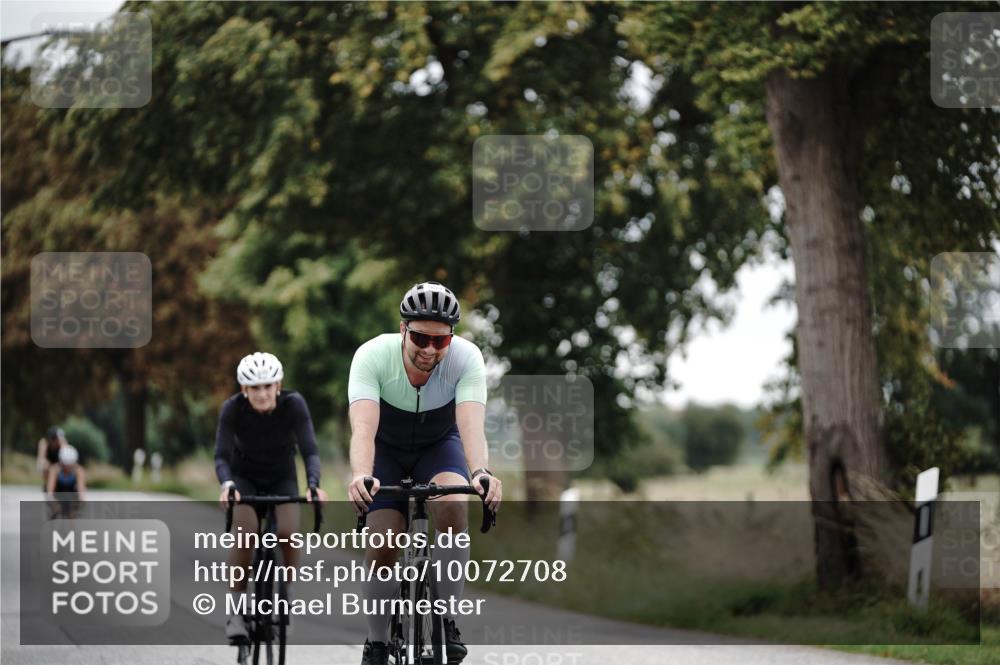 30.08.2026 - Elbe Triathlon Hamburg Michael Burmester http://msf.ph/oto/10072708 30.08.2026 10:21:15 Radfahren 553, 635, 805, 821 meine-sportfotos.de