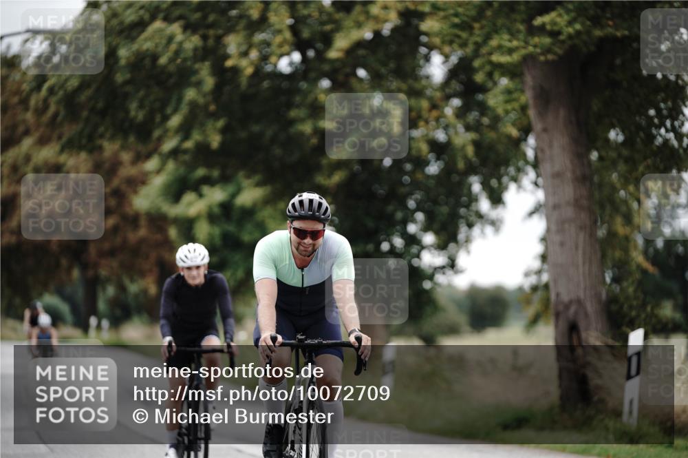 30.08.2026 - Elbe Triathlon Hamburg Michael Burmester http://msf.ph/oto/10072709 30.08.2026 10:21:15 Radfahren 553, 635, 805, 821 meine-sportfotos.de