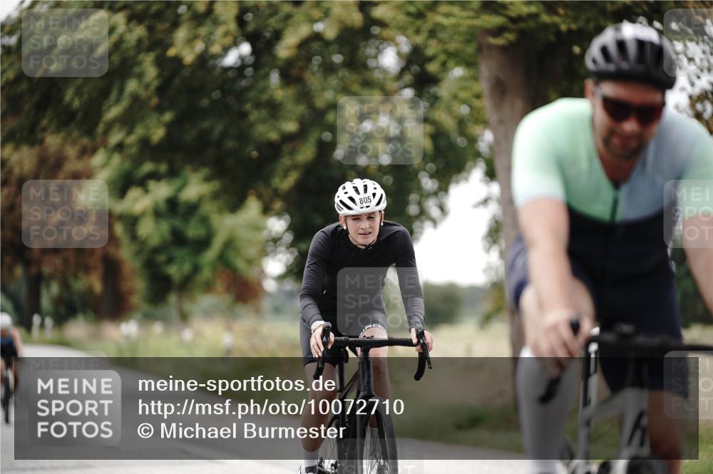 30.08.2026 - Elbe Triathlon Hamburg Michael Burmester http://msf.ph/oto/10072710 30.08.2026 10:21:16 Radfahren 553, 805, 821 meine-sportfotos.de