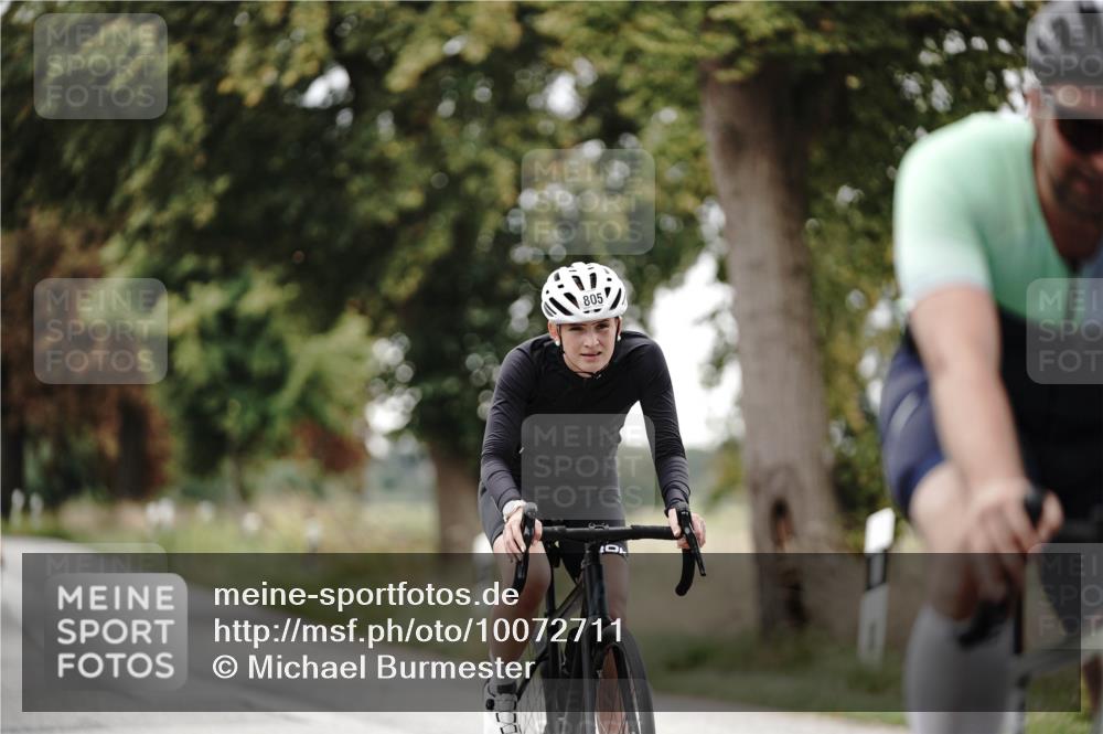 30.08.2026 - Elbe Triathlon Hamburg Michael Burmester http://msf.ph/oto/10072711 30.08.2026 10:21:16 Radfahren 553, 805, 821 meine-sportfotos.de