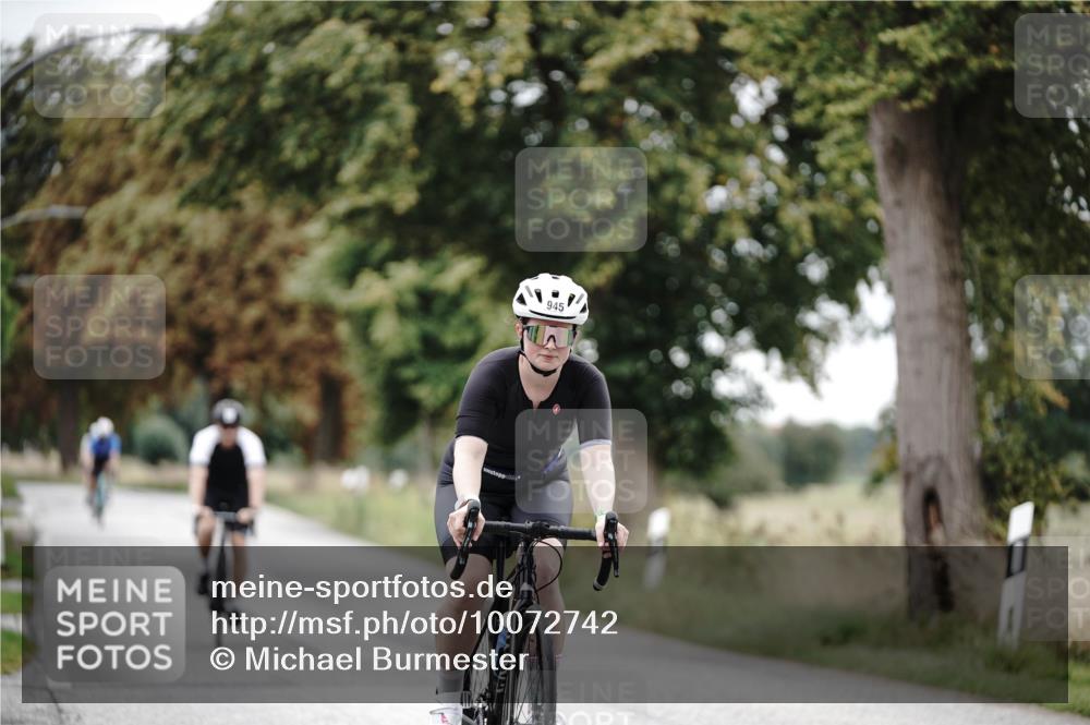 30.08.2026 - Elbe Triathlon Hamburg Michael Burmester http://msf.ph/oto/10072742 30.08.2026 10:22:15 Radfahren 591, 679, 945 meine-sportfotos.de