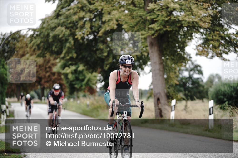 30.08.2026 - Elbe Triathlon Hamburg Michael Burmester http://msf.ph/oto/10072781 30.08.2026 10:22:54 Radfahren 687, 715, 721, 794, 952, 968 meine-sportfotos.de