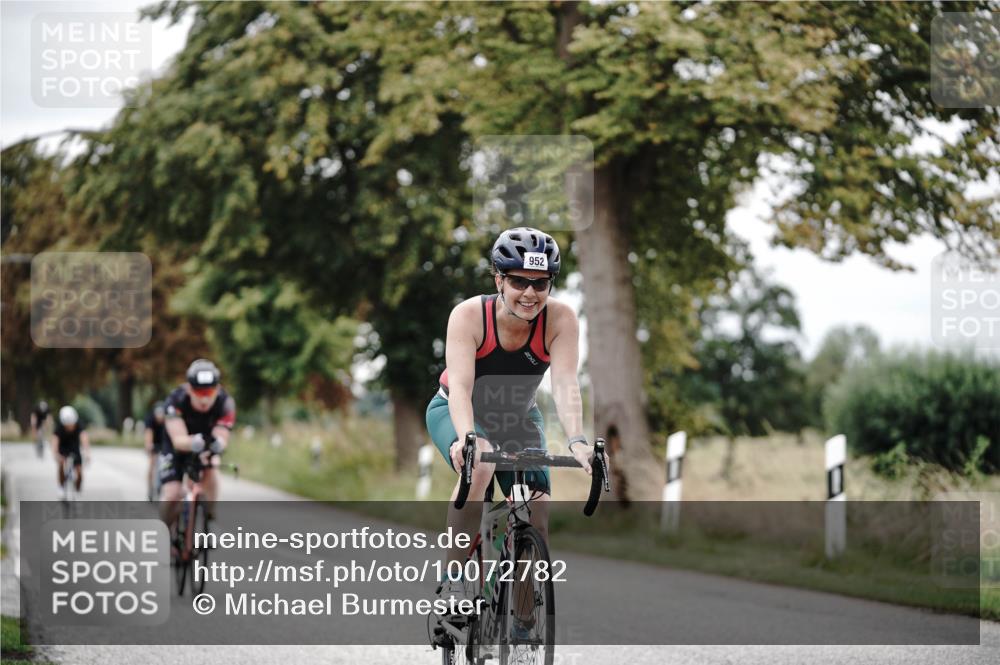 30.08.2026 - Elbe Triathlon Hamburg Michael Burmester http://msf.ph/oto/10072782 30.08.2026 10:22:54 Radfahren 687, 715, 721, 794, 952, 968 meine-sportfotos.de