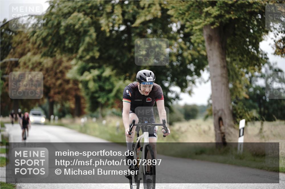30.08.2026 - Elbe Triathlon Hamburg Michael Burmester http://msf.ph/oto/10072897 30.08.2026 10:25:20 Radfahren 693, 696, 800 meine-sportfotos.de