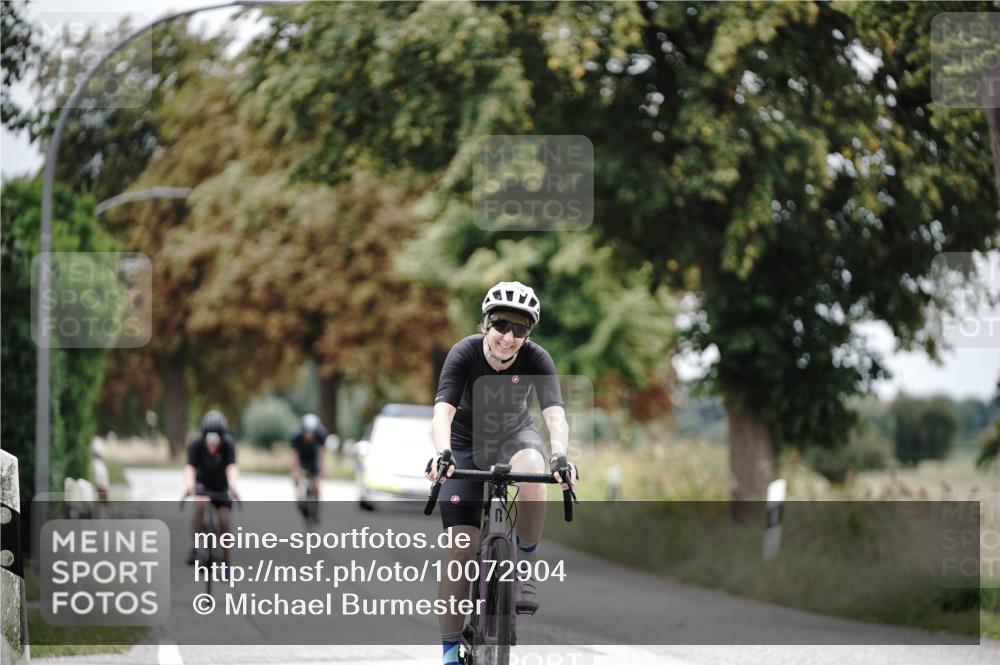 30.08.2026 - Elbe Triathlon Hamburg Michael Burmester http://msf.ph/oto/10072904 30.08.2026 10:25:32 Radfahren 925, 946, 1031 meine-sportfotos.de