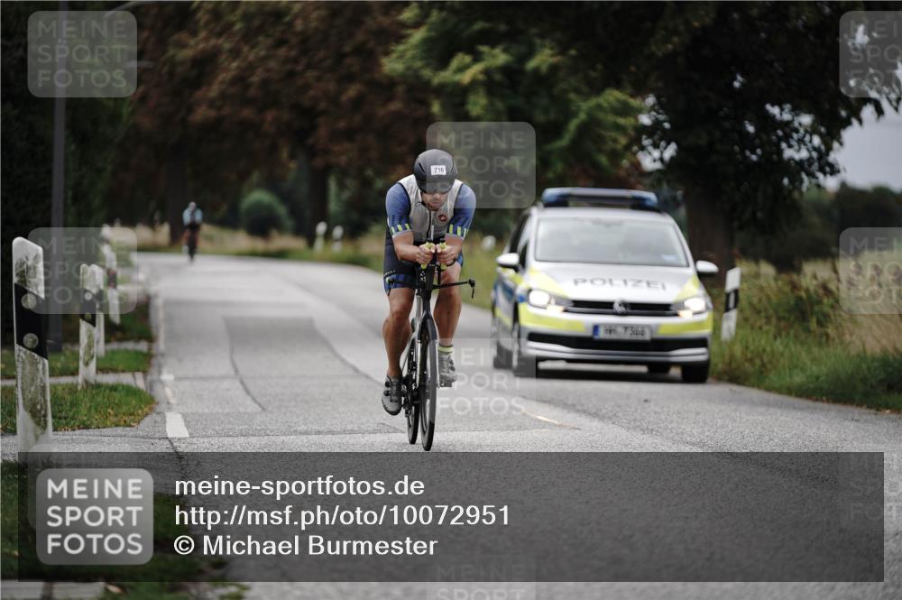 30.08.2026 - Elbe Triathlon Hamburg Michael Burmester http://msf.ph/oto/10072951 30.08.2026 10:26:29 Radfahren 716, 906 meine-sportfotos.de