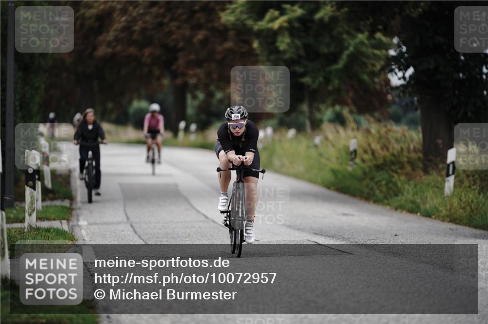 30.08.2026 - Elbe Triathlon Hamburg Michael Burmester http://msf.ph/oto/10072957 30.08.2026 10:26:43 Radfahren 856, 867 meine-sportfotos.de