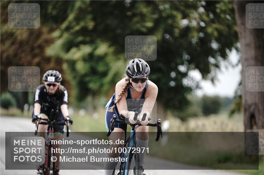 30.08.2026 - Elbe Triathlon Hamburg Michael Burmester http://msf.ph/oto/10072971 30.08.2026 10:27:01 Radfahren 811, 842 meine-sportfotos.de