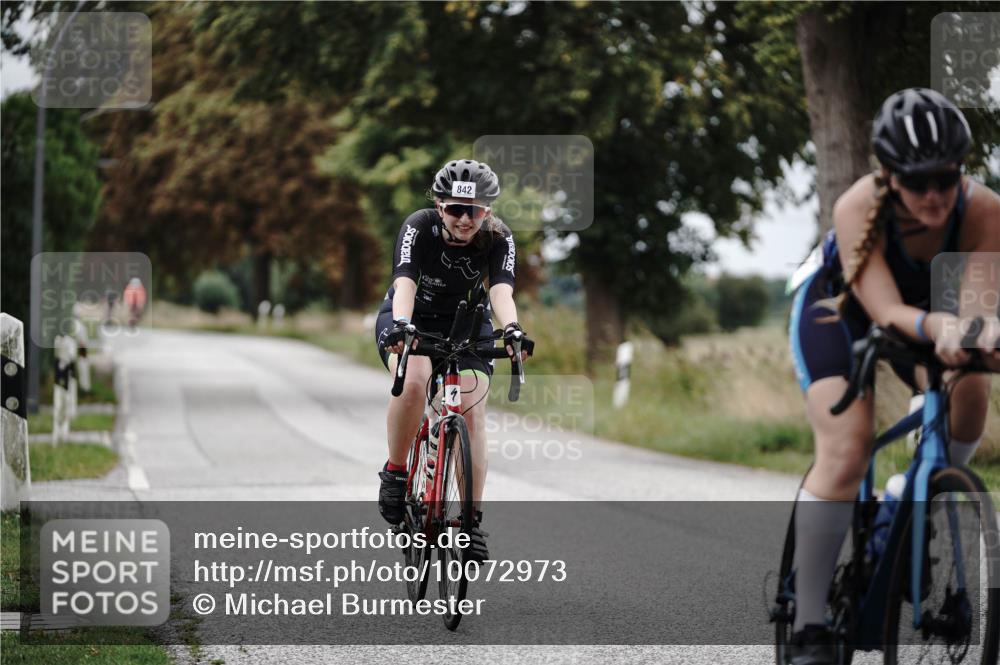 30.08.2026 - Elbe Triathlon Hamburg Michael Burmester http://msf.ph/oto/10072973 30.08.2026 10:27:01 Radfahren 811, 842 meine-sportfotos.de
