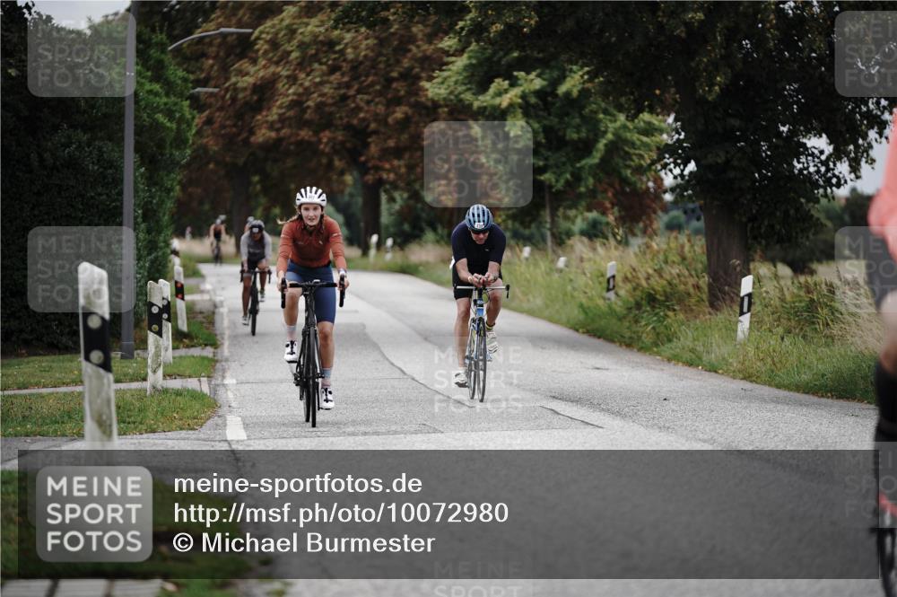 30.08.2026 - Elbe Triathlon Hamburg Michael Burmester http://msf.ph/oto/10072980 30.08.2026 10:27:16 Radfahren 729, 734, 860, 861, 982 meine-sportfotos.de