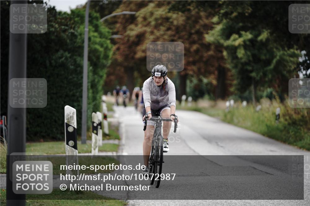 30.08.2026 - Elbe Triathlon Hamburg Michael Burmester http://msf.ph/oto/10072987 30.08.2026 10:27:20 Radfahren 734, 860, 861 meine-sportfotos.de