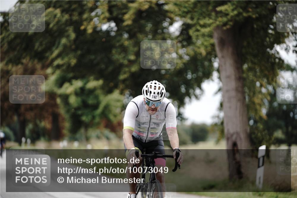 30.08.2026 - Elbe Triathlon Hamburg Michael Burmester http://msf.ph/oto/10073049 30.08.2026 10:28:23 Radfahren 742, 757, 979 meine-sportfotos.de