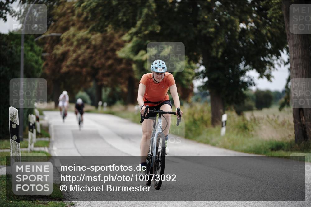 30.08.2026 - Elbe Triathlon Hamburg Michael Burmester http://msf.ph/oto/10073092 30.08.2026 10:29:04 Radfahren 902, 923, 1052, 1060 meine-sportfotos.de