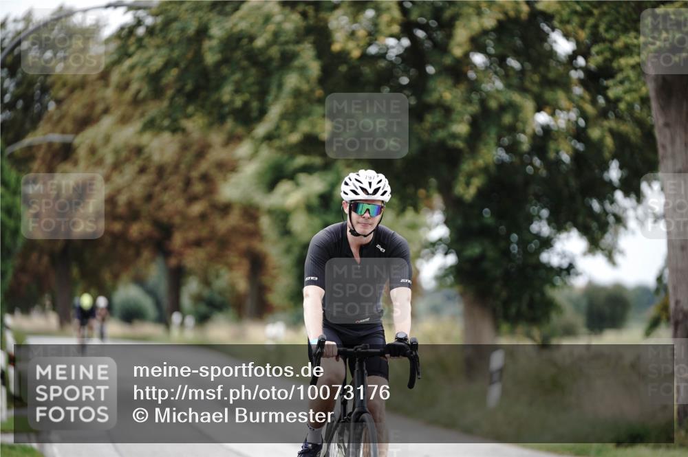 30.08.2026 - Elbe Triathlon Hamburg Michael Burmester http://msf.ph/oto/10073176 30.08.2026 10:30:18 Radfahren 657, 797 meine-sportfotos.de