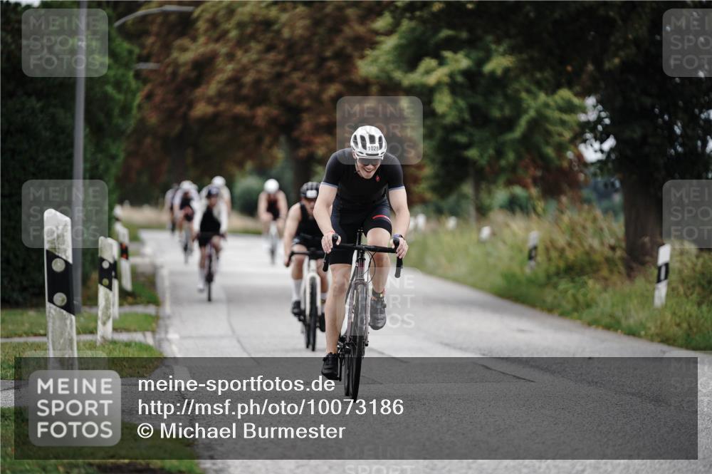 30.08.2026 - Elbe Triathlon Hamburg Michael Burmester http://msf.ph/oto/10073186 30.08.2026 10:30:32 Radfahren 872, 907, 984, 1028, 1084 meine-sportfotos.de