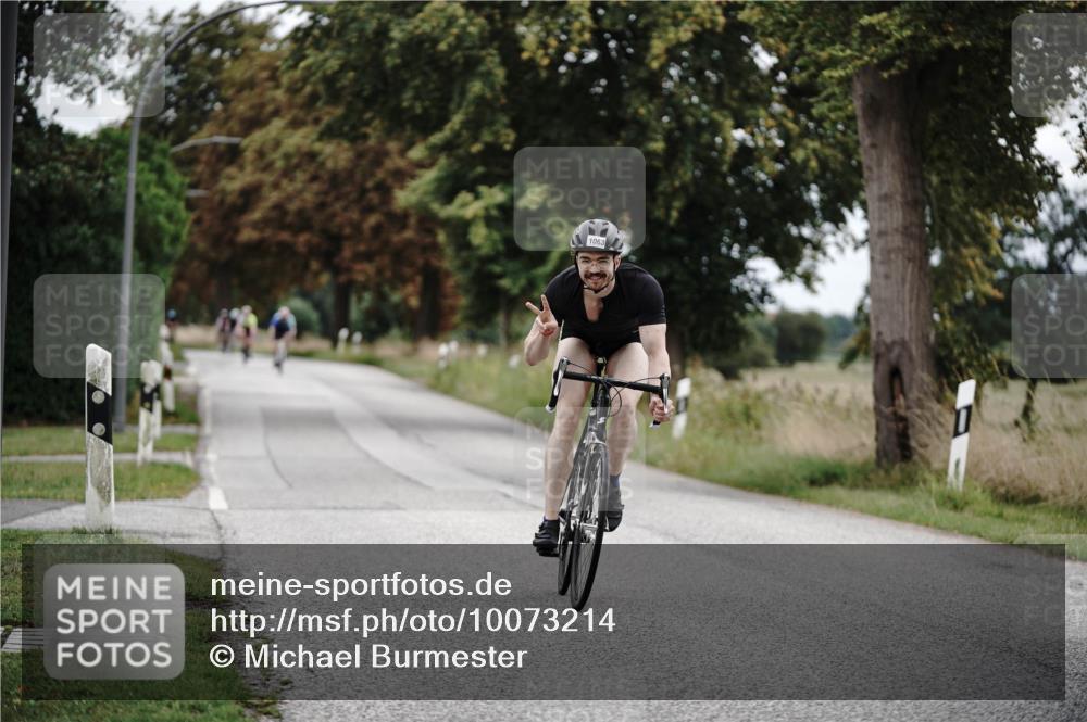30.08.2026 - Elbe Triathlon Hamburg Michael Burmester http://msf.ph/oto/10073214 30.08.2026 10:30:57 Radfahren 1004, 1063 meine-sportfotos.de