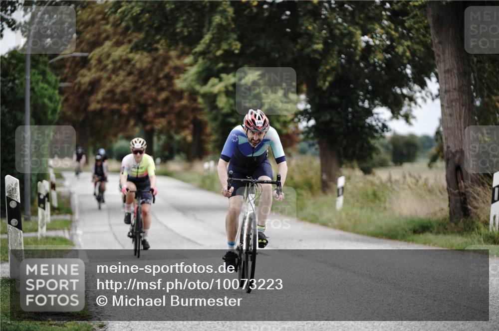30.08.2026 - Elbe Triathlon Hamburg Michael Burmester http://msf.ph/oto/10073223 30.08.2026 10:31:05 Radfahren 646, 648, 833, 880, 944 meine-sportfotos.de