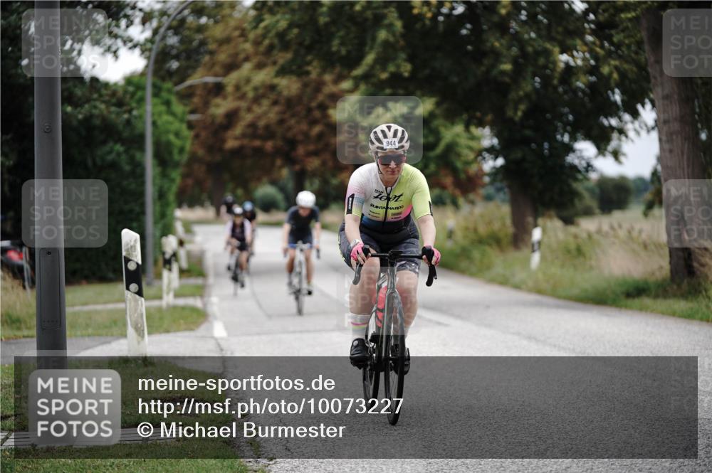 30.08.2026 - Elbe Triathlon Hamburg Michael Burmester http://msf.ph/oto/10073227 30.08.2026 10:31:06 Radfahren 646, 648, 833, 880, 944, 1099 meine-sportfotos.de