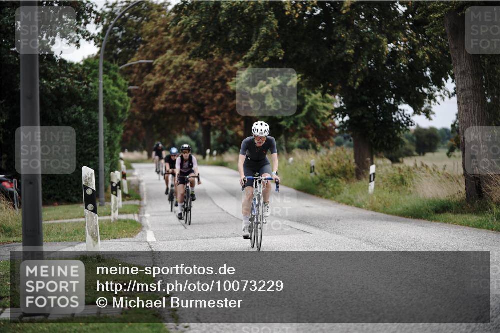 30.08.2026 - Elbe Triathlon Hamburg Michael Burmester http://msf.ph/oto/10073229 30.08.2026 10:31:08 Radfahren 646, 648, 833, 880, 944, 1099 meine-sportfotos.de
