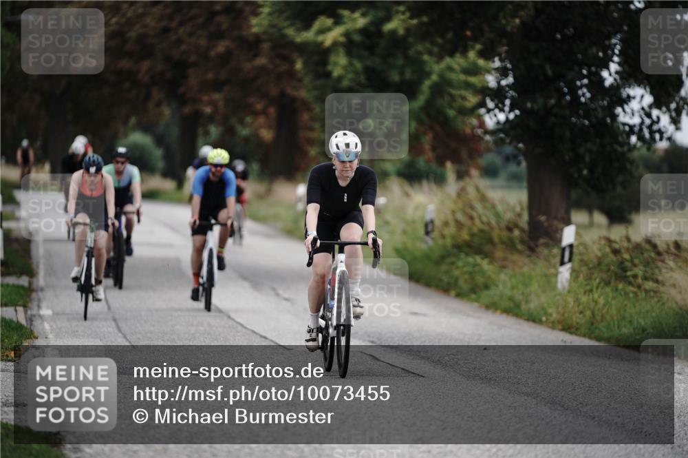 30.08.2026 - Elbe Triathlon Hamburg Michael Burmester http://msf.ph/oto/10073455 30.08.2026 10:35:36 Radfahren 697, 802, 864, 998, 1068, 1115, 1148 meine-sportfotos.de