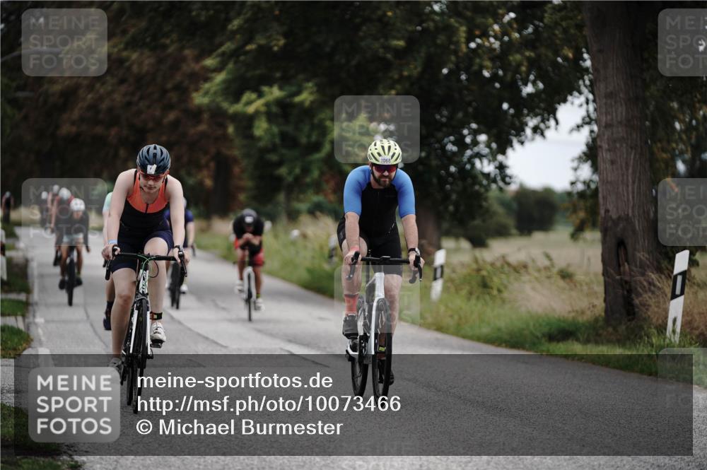 30.08.2026 - Elbe Triathlon Hamburg Michael Burmester http://msf.ph/oto/10073466 30.08.2026 10:35:39 Radfahren 697, 726, 802, 864, 998, 1068, 1115, 1148 meine-sportfotos.de