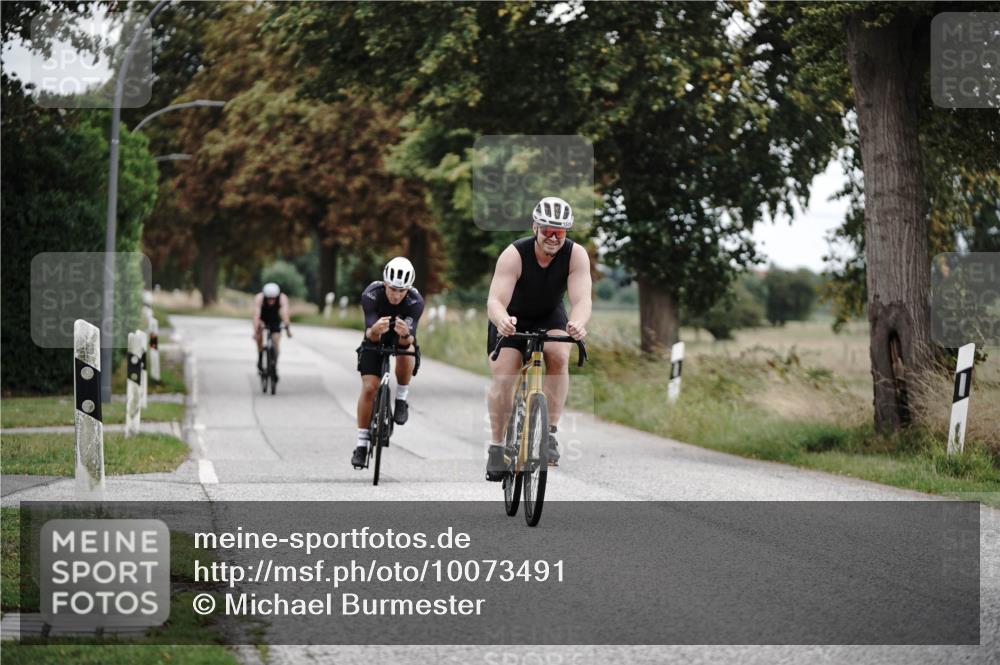 30.08.2026 - Elbe Triathlon Hamburg Michael Burmester http://msf.ph/oto/10073491 30.08.2026 10:35:49 Radfahren 798, 1074 meine-sportfotos.de