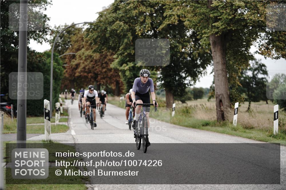 30.08.2026 - Elbe Triathlon Hamburg Michael Burmester http://msf.ph/oto/10074226 30.08.2026 10:45:54 Radfahren 855, 860, 861, 1000, 1037, 1122, 1164, 1222, 1249, 1290, 1352 meine-sportfotos.de