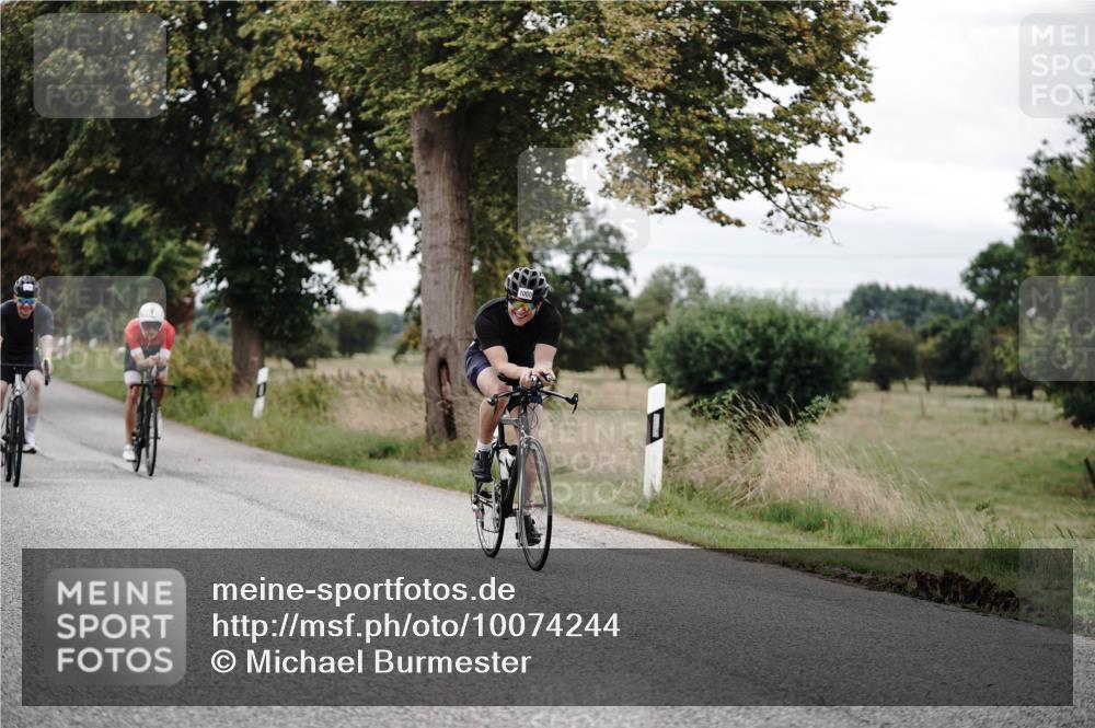 30.08.2026 - Elbe Triathlon Hamburg Michael Burmester http://msf.ph/oto/10074244 30.08.2026 10:46:01 Radfahren 860, 985, 1000, 1054, 1099, 1161, 1163, 1164, 1249 meine-sportfotos.de