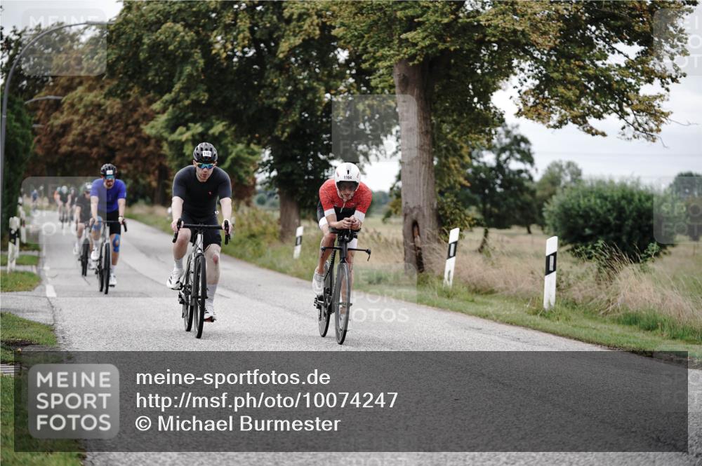 30.08.2026 - Elbe Triathlon Hamburg Michael Burmester http://msf.ph/oto/10074247 30.08.2026 10:46:02 Radfahren 860, 985, 1000, 1054, 1099, 1141, 1161, 1163, 1164 meine-sportfotos.de
